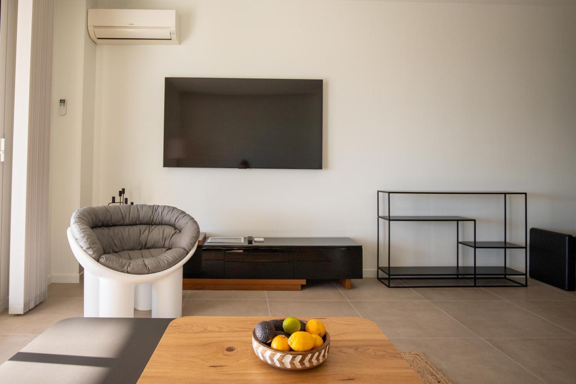 Modern 1-bedroom With Sea View On La Croisette